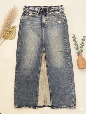 NWT Levi's Big E Premium Denim Maxi Skirt | Size 27 | Front Slit | Light Wash